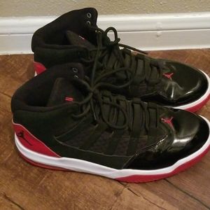 Jordan 11 Retro "Bred"